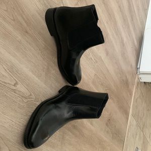 Men’s black boots